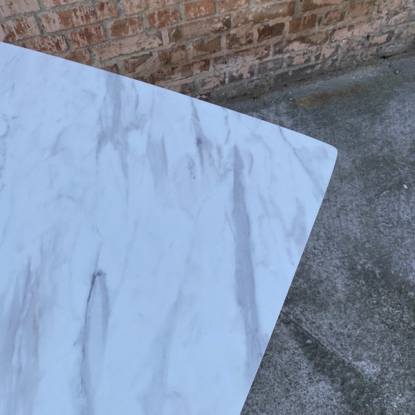 Прямокутний стіл HPL Овальна основа з нагелів на пластині (Мармур Леванто білий)