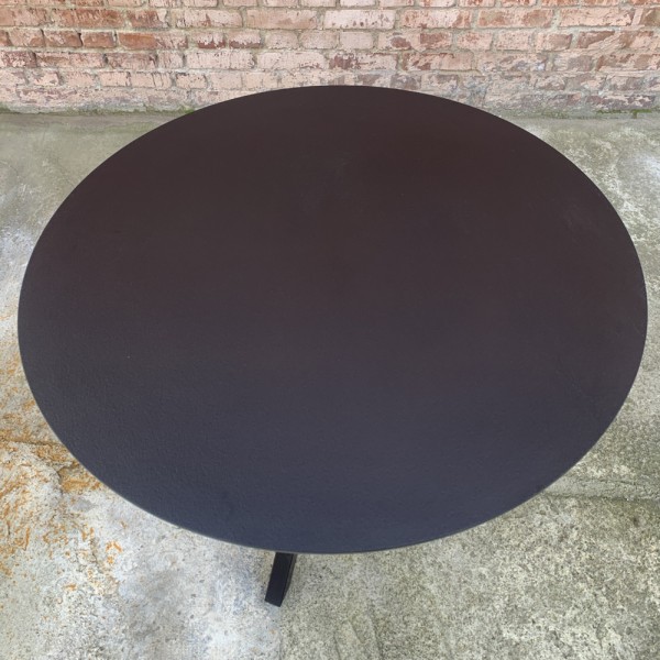 Обідній круглий стіл з HPL NEO (Чорний) – Ідеальний вибір для вашого інтер'єру