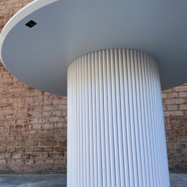 Круглий стіл HPL Циліндр з нагелів (Arpa 3346 ker) для кухні та кафе