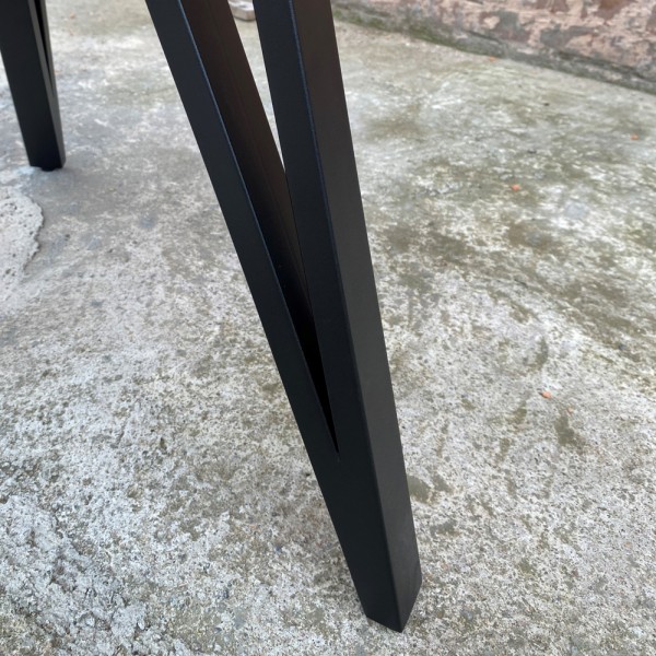 Круглий стіл HPL Arrows (Arpa 0249 ERRE) для вашого інтер'єру