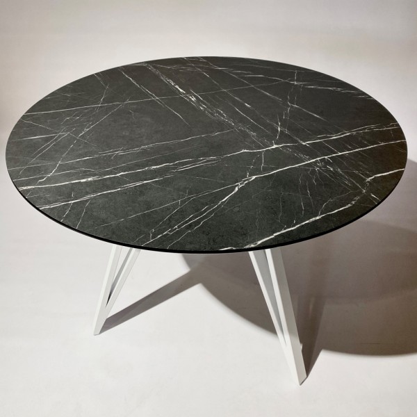 Круглий стіл HPL Arrows (Чорний Камінь П'єтра Гріджіа) для кухні та кафе