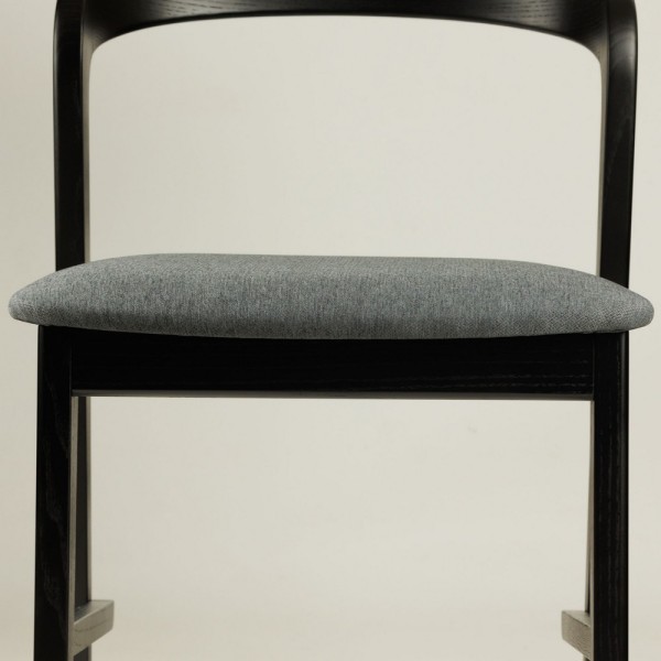 Стілець Floki New Black — сучасний стиль для вашої кухні