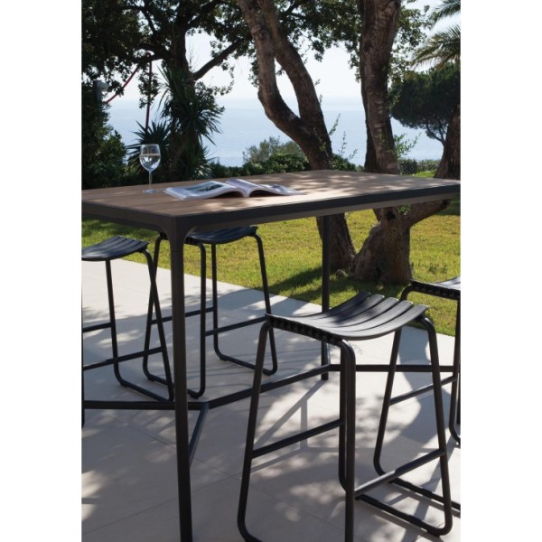 Барний стіл Four — сучасний та стильний