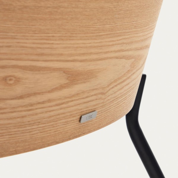 Крісло Eamy — стильне м'яке крісло для дому та кафе