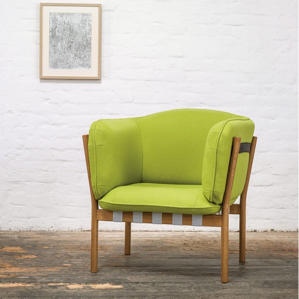 Дерев'яне крісло Dowel 363-392 з м'яким сидінням