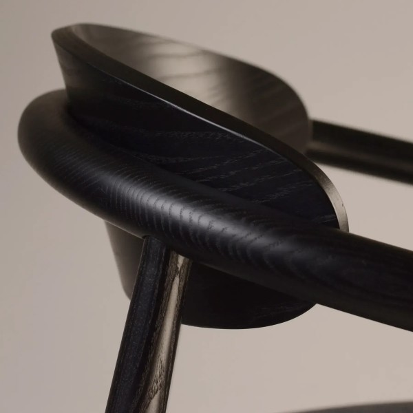 Стілець Mamont semi-soft чорний для кухні та кафе