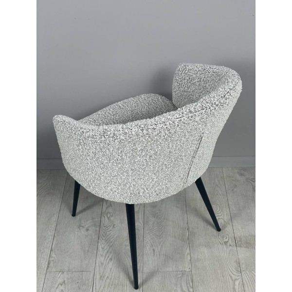 Стілець Ліон – стиль і комфорт для вашої кухні та кафе