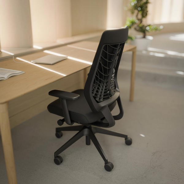 Крісло офісне JOYCEis3 JC216 – комфорт та стиль для вашого офісу