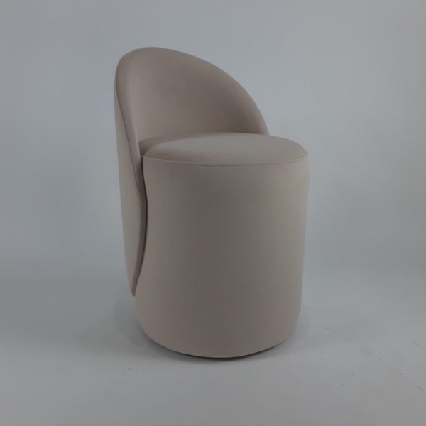 Пуф Oia – М'який і стильний елемент інтер'єру для вашої спальні