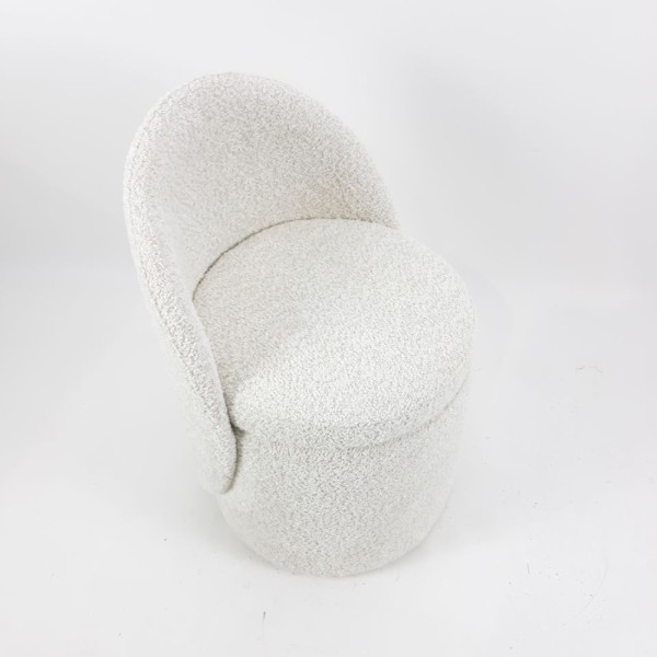 Пуф Oia – М'який і стильний елемент інтер'єру для вашої спальні