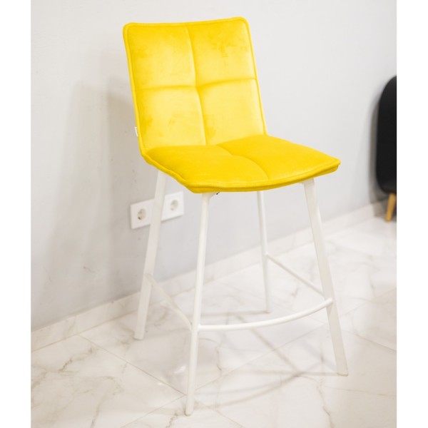 Напіврний стілець Beatrice 22 виставковий зразок