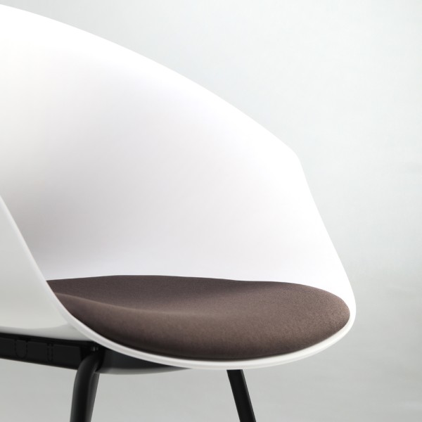 Офісний стілець SU372 – комфорт та стиль для вашого робочого простору