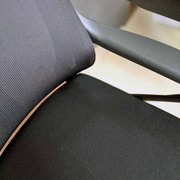 Крісло поворотне Casper – сучасне та функціональне