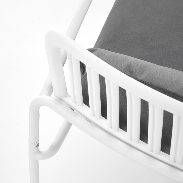 Крісло Melby - для комфортного відпочинку на свіжому повітрі