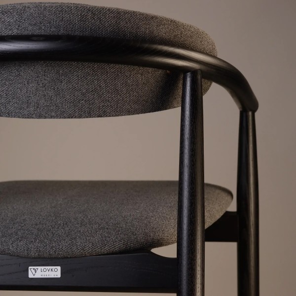 Напівбарний стілець Mamont soft чорний