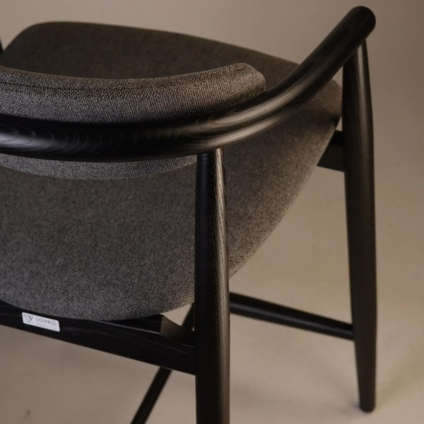 Напівбарний стілець Mamont soft чорний