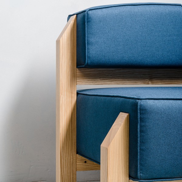 Крісло T-Blok – стильний вибір для вашого інтер'єру