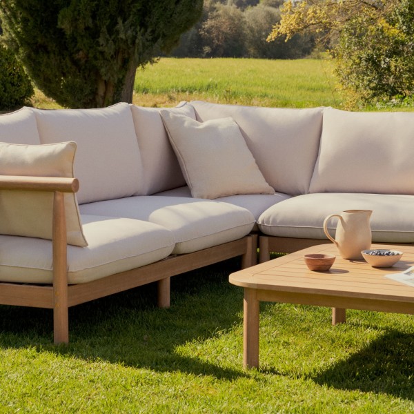 Комплект садових меблів Sacova: кутовий диван та столик