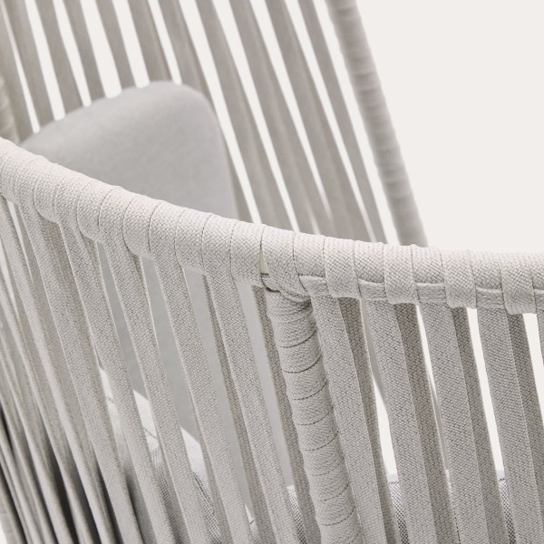 Крісло Saconca з високою спинкою – комфорт та стиль для вашого саду