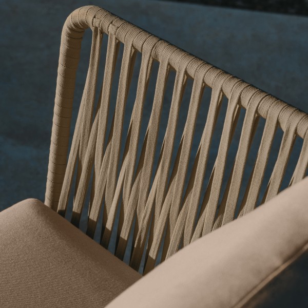 Крісло Saconca – комфорт для вашого саду та вулиці