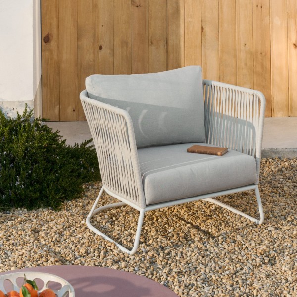 Крісло Saconca – комфорт для вашого саду та вулиці