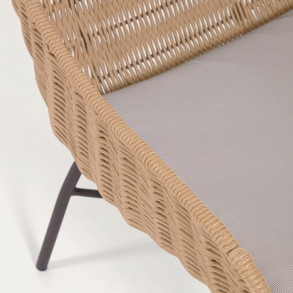 Крісло Abeli: комфорт та стиль для вашого саду та вулиці