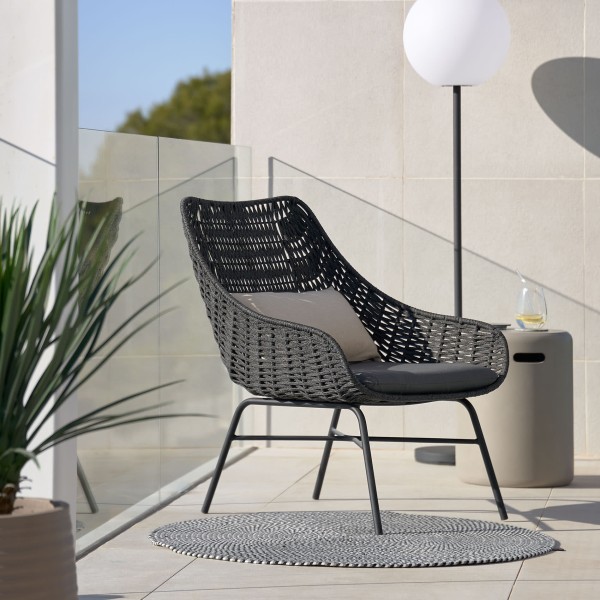 Крісло Abeli: комфорт та стиль для вашого саду та вулиці