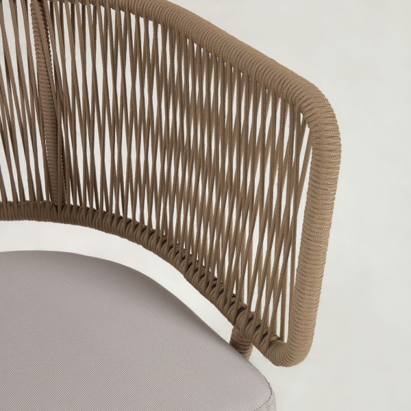 Крісло Nadin: елегантне крісло для саду та кафе