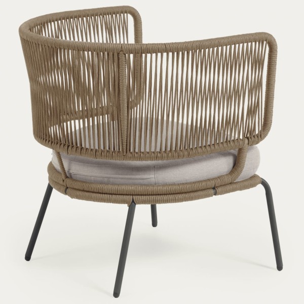 Крісло Nadin: елегантне крісло для саду та кафе