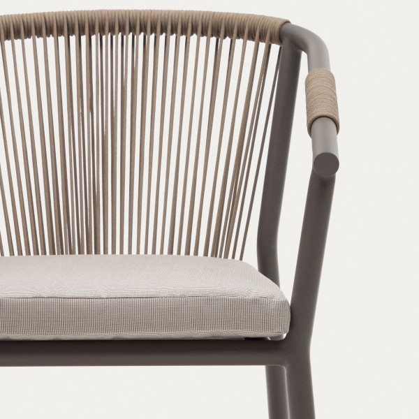 Стілець Xelida – сучасний комфорт для дому та саду