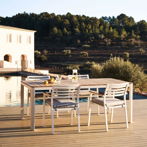 Стілець Bona – Для Вашої кухні та саду