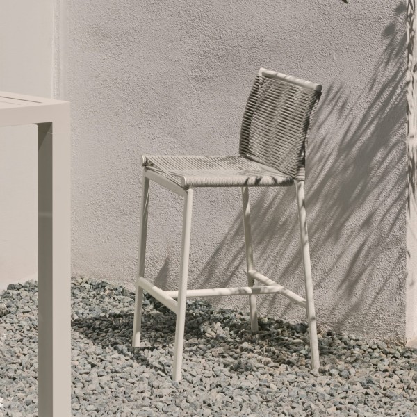 Напівбарний стілець Culip – сучасний стиль та комфорт для будь-якого інтер'єру