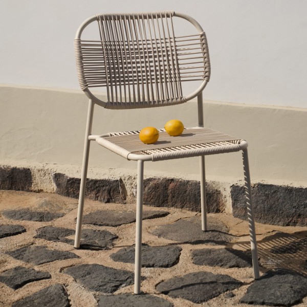 Стілець Talaier - комфорт та стиль для вашого інтер'єру та саду