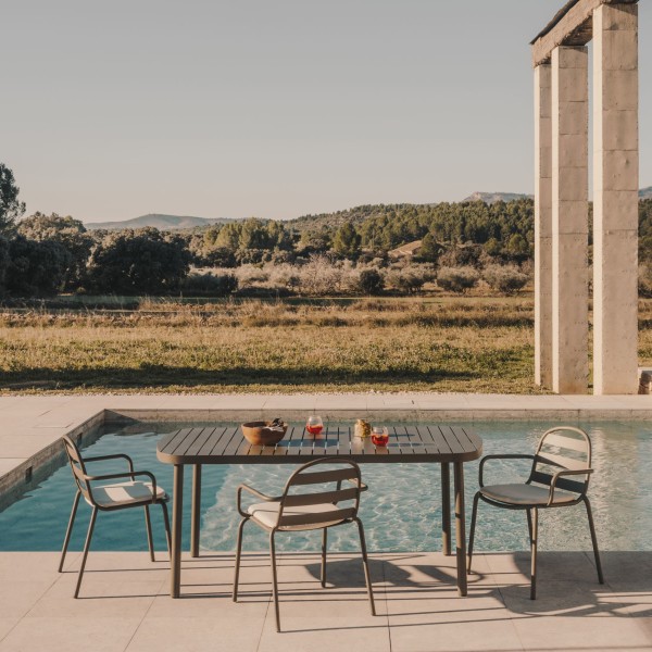 Стілець Joncols - металевий стілець для кухні та саду