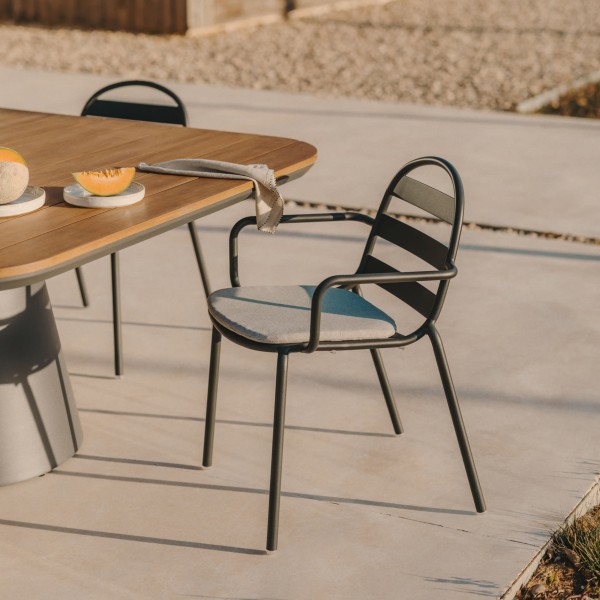 Стілець Joncols - металевий стілець для кухні та саду