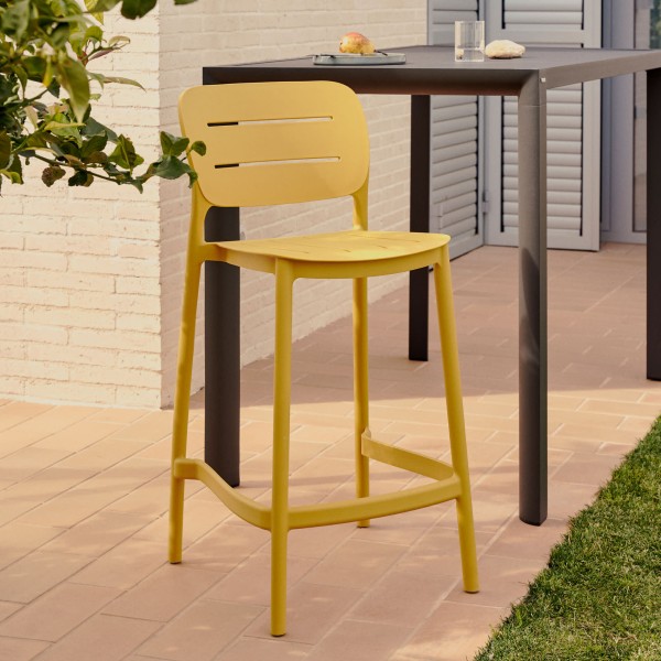 Барний стілець Morella — зручний стілець для барів та саду