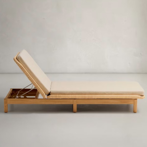 Шезлонг Galea для комфортного відпочинку в саду та на вулиці