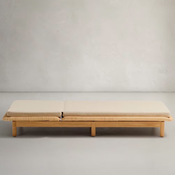 Шезлонг Galea для комфортного відпочинку в саду та на вулиці