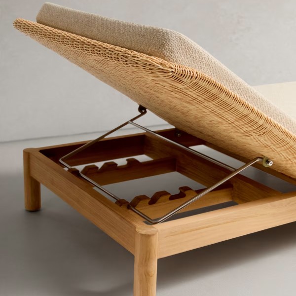 Шезлонг Galea для комфортного відпочинку в саду та на вулиці