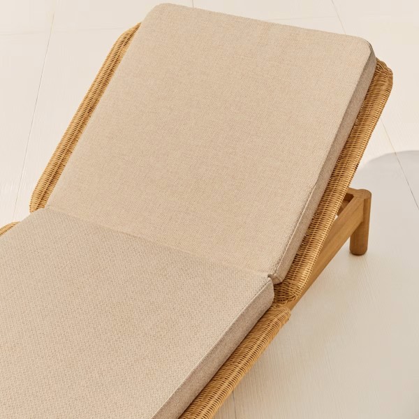 Шезлонг Galea для комфортного відпочинку в саду та на вулиці