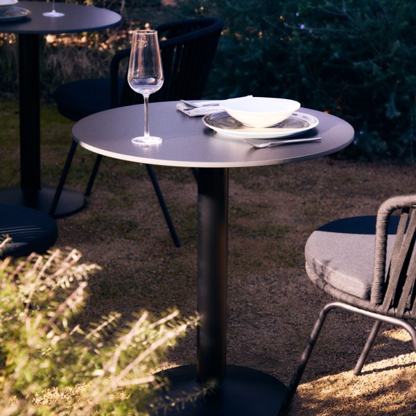 Стіл Dina круглий з круглою основою - стиль та зручність для будь-якого інтер'єру