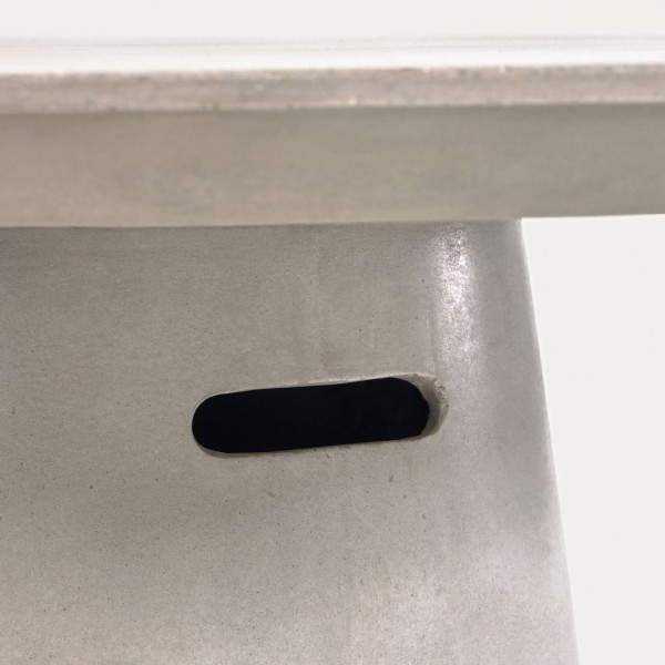 Стіл Itai – стильний вибір для вашої кухні та саду