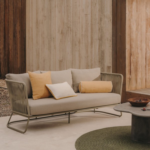 Диван Saconca – для комфортного відпочинку на вулиці