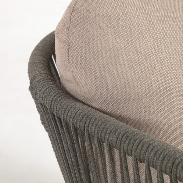 Диван Catalina – стильний вибір для вашого саду та вулиці