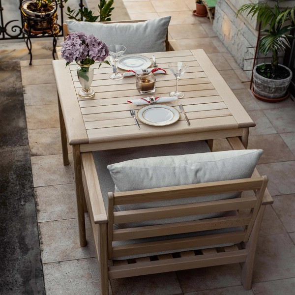 Стіл Legato 80x80 – ідеальний вибір для кухні та саду