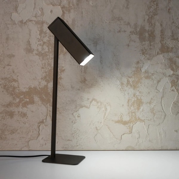 Лампа настільна Tommy Е27 - стиль та якість для вашого інтер'єру