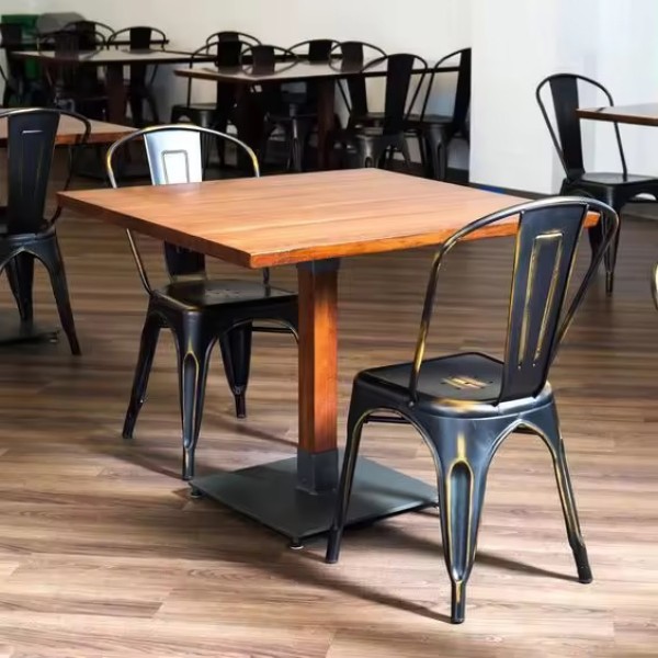 Металевий стілець Толікс V - Стиль та комфорт для вашої кухні та кафе