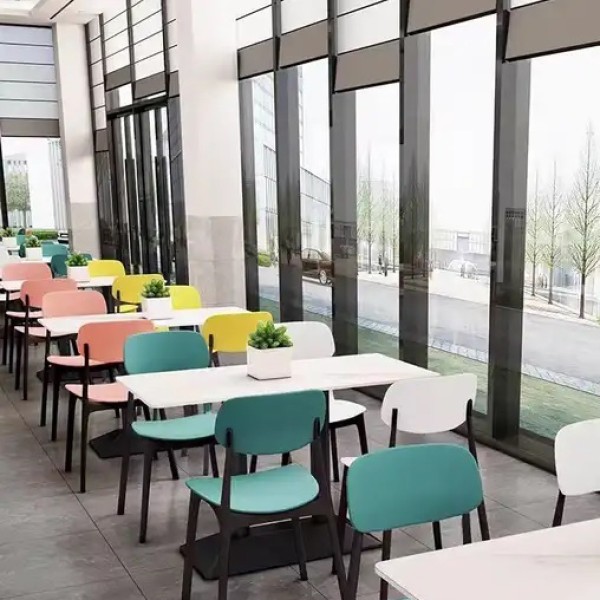 Стіл прямокутний Платані: ідеальний вибір для кухні та кафе