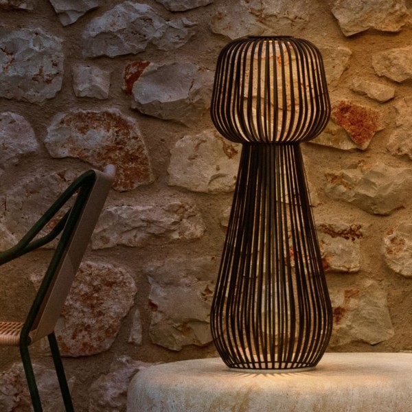 Підлоговий світильник Reiba – стильне вуличне освітлення