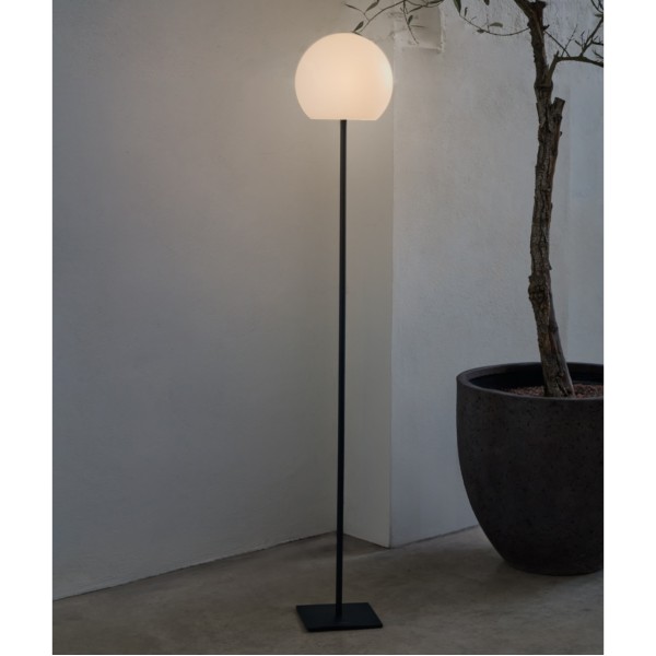 Підлоговий світильник Dinesh — енергоефективне освітлення